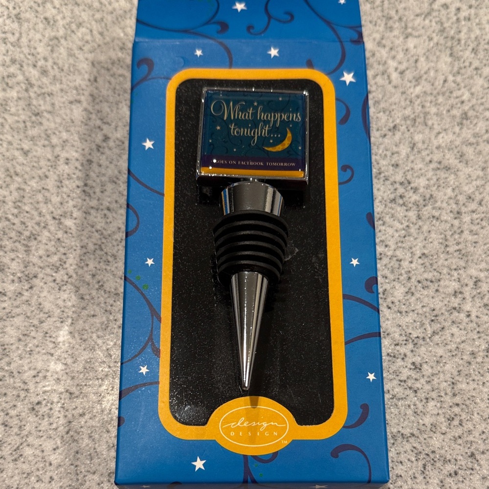 🍷NWT (in box)  Blue and Black Wine Bottle Stopper